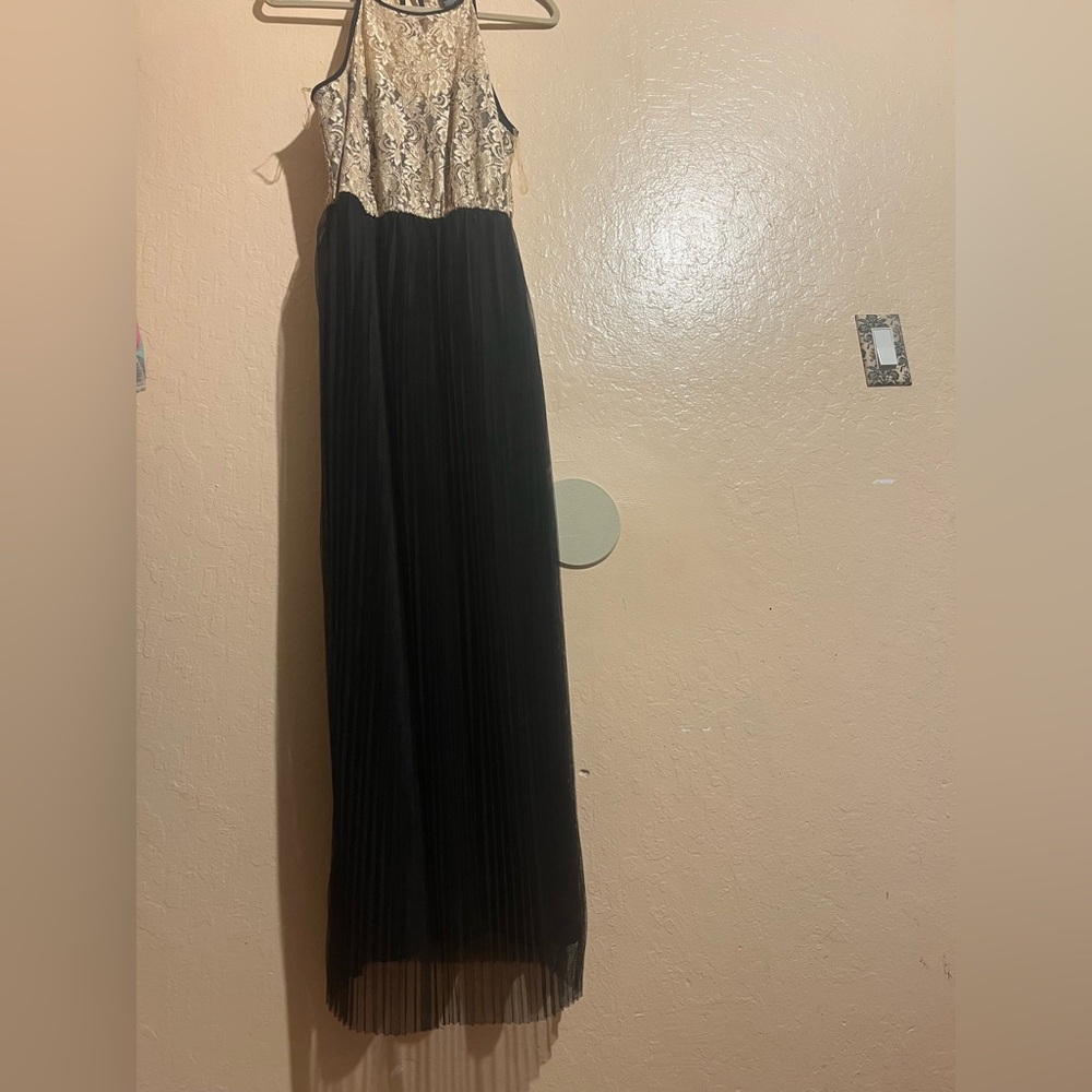 Candie's Black and Beige Lace Halter Dress - Picture 4 of 4